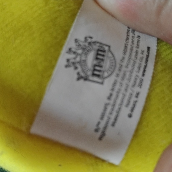 😋🍫 M & M Plush SuperHero Yellow & Purple Candy Squad - Picture 6 of 10